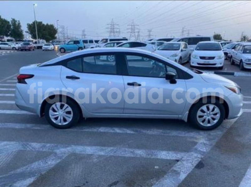 Big with watermark nissan versa diana ambanja 7889