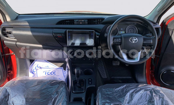 Acheter Occasion Voiture Toyota Hilux Rouge à Import - Dubai, Diana Acheter Occasion Voiture Toyota Hilux Rouge à Import - Dubai, Diana