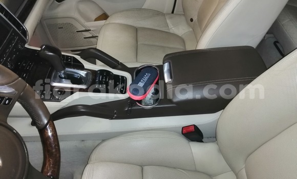 Acheter Occasion Voiture Porsche Cayenne Bleu à Antananarivo, Analamanga Acheter Occasion Voiture Porsche Cayenne Bleu à Antananarivo, Analamanga