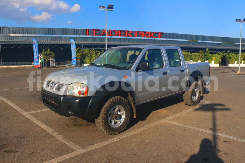 Big with watermark nissan np 300 analamanga antananarivo 7898