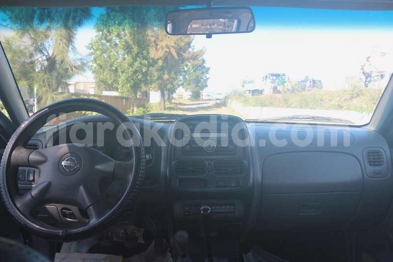 Big with watermark nissan np 300 analamanga antananarivo 7898