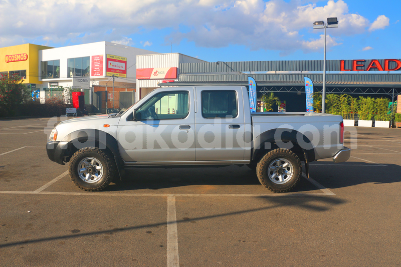 Big with watermark nissan np 300 analamanga antananarivo 7898