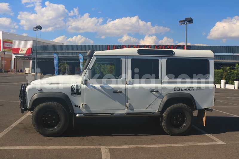 Big with watermark land rover defender analamanga antananarivo 7900