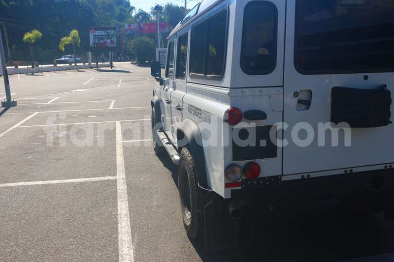 Big with watermark land rover defender analamanga antananarivo 7900