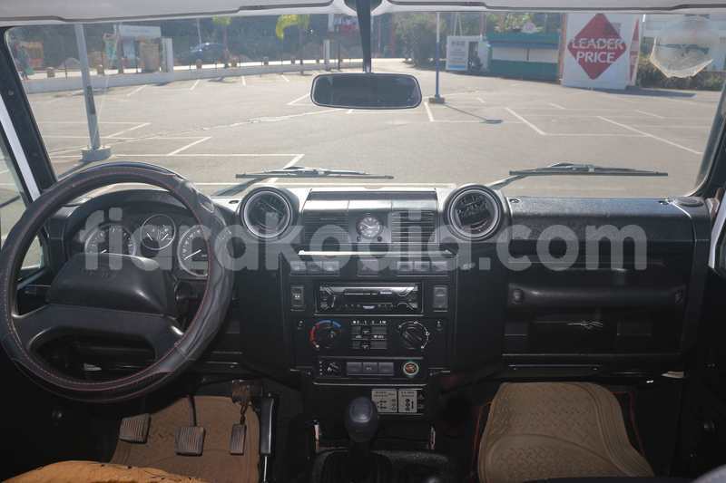 Big with watermark land rover defender analamanga antananarivo 7900