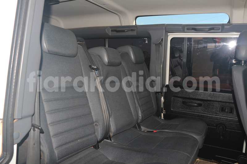 Big with watermark land rover defender analamanga antananarivo 7900