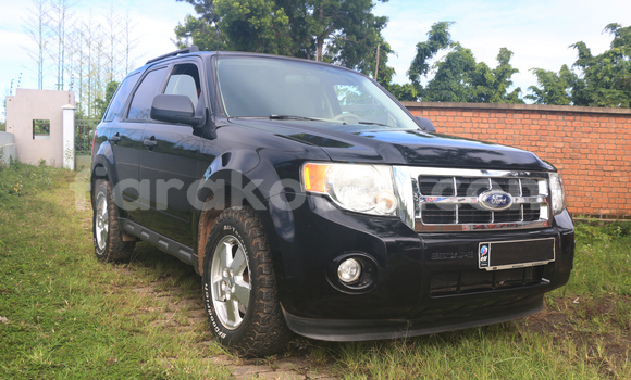 Hividy Ford Escape Black Car in Antananarivo in Analamanga