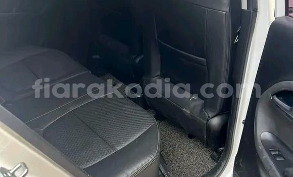 Acheter Occasion Voiture Kia Cee'd Blanc à Antananarivo, Analamanga Acheter Occasion Voiture Kia Cee'd Blanc à Antananarivo, Analamanga