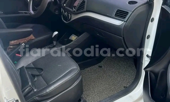 Acheter Occasion Voiture Kia Cee'd Blanc à Antananarivo, Analamanga Acheter Occasion Voiture Kia Cee'd Blanc à Antananarivo, Analamanga