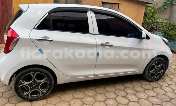 Acheter Occasion Voiture Kia Cee'd Blanc à Antananarivo, Analamanga Acheter Occasion Voiture Kia Cee'd Blanc à Antananarivo, Analamanga