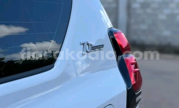 Acheter Occasion Voiture Toyota Prado Blanc à Ambenja, Boeny Acheter Occasion Voiture Toyota Prado Blanc à Ambenja, Boeny