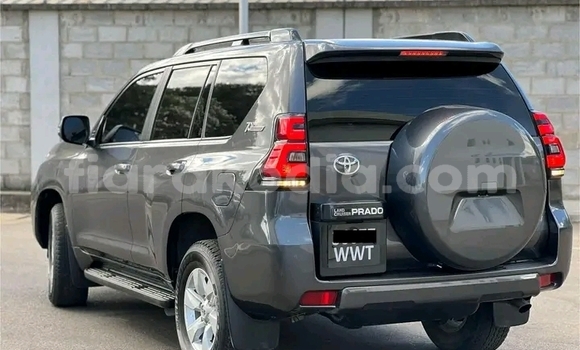 Acheter Occasion Voiture Toyota Prado Noir à Ambanja, Diana Acheter Occasion Voiture Toyota Prado Noir à Ambanja, Diana