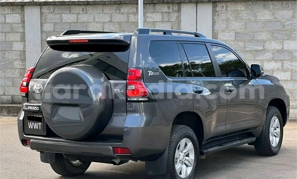 Acheter Occasion Voiture Toyota Prado Noir à Ambanja, Diana Acheter Occasion Voiture Toyota Prado Noir à Ambanja, Diana