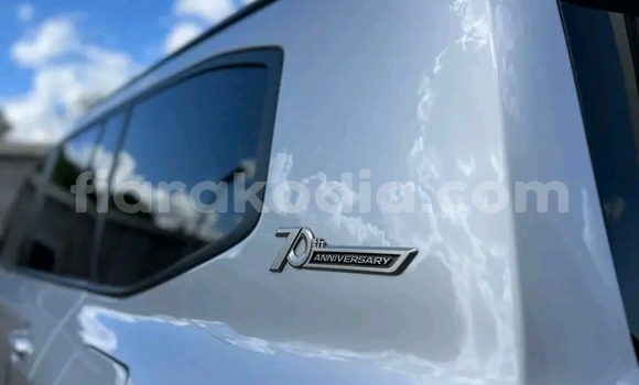 Acheter Occasion Voiture Toyota Land Cruiser Prado Blanc à Ambenja, Boeny Acheter Occasion Voiture Toyota Land Cruiser Prado Blanc à Ambenja, Boeny