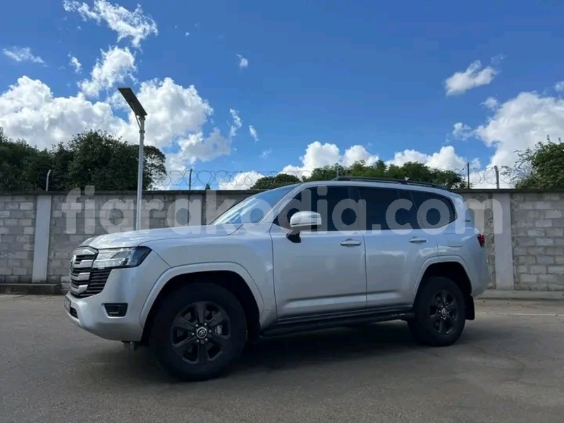 Big with watermark toyota land cruiser prado boeny ambenja 7914