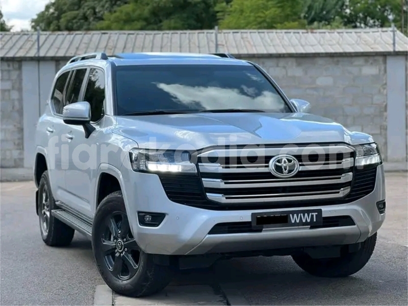 Big with watermark toyota land cruiser prado boeny ambenja 7914