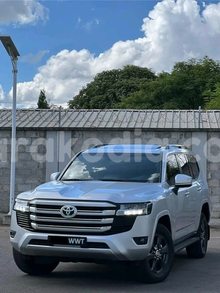 Big with watermark toyota land cruiser prado boeny ambenja 7914