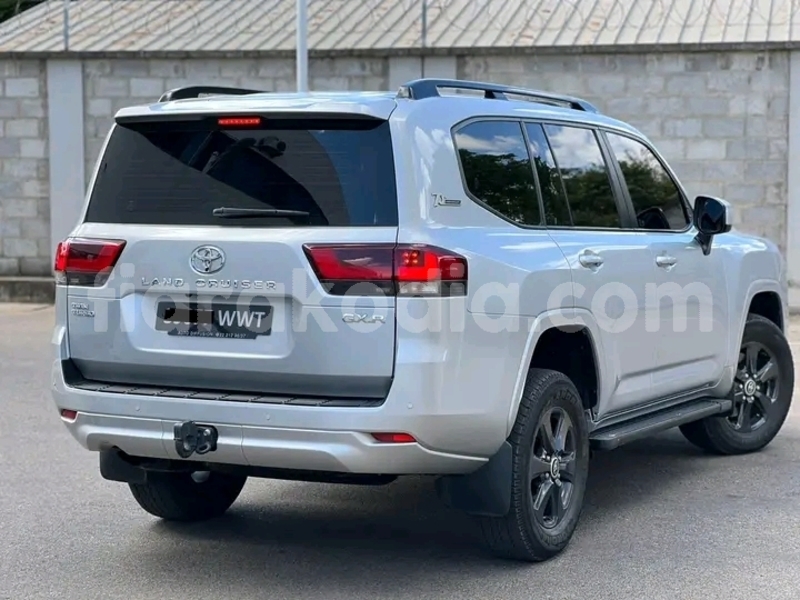 Big with watermark toyota land cruiser prado boeny ambenja 7914