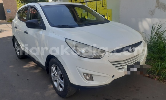 Acheter Occasion Voiture Hyundai ix35 Blanc à Antananarivo, Analamanga Acheter Occasion Voiture Hyundai ix35 Blanc à Antananarivo, Analamanga