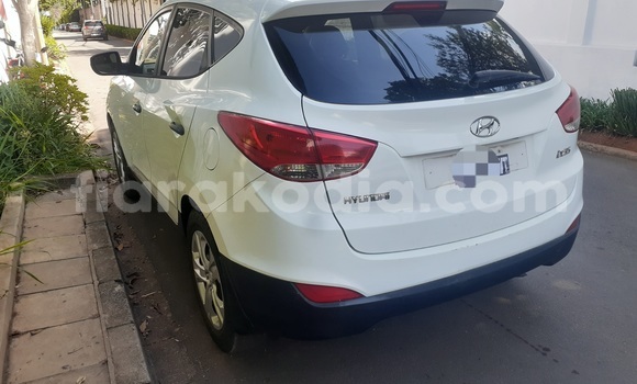 Acheter Occasion Voiture Hyundai ix35 Blanc à Antananarivo, Analamanga Acheter Occasion Voiture Hyundai ix35 Blanc à Antananarivo, Analamanga
