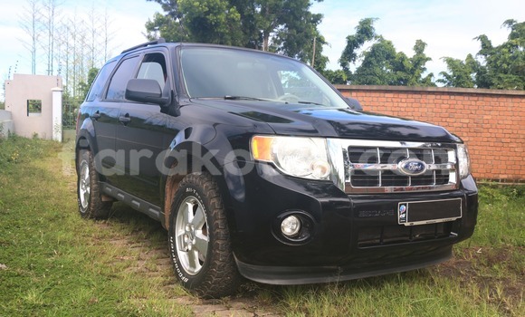 Hividy Ford Escape Black Car in Antananarivo in Analamanga