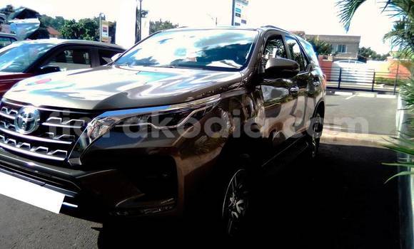 Buy New Toyota Fortuner Silver Car in Antananarivo in Analamanga Buy New Toyota Fortuner Silver Car in Antananarivo in Analamanga