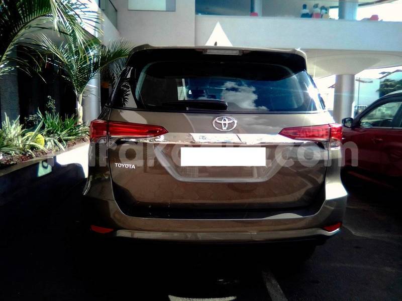 Big with watermark toyota fortuner analamanga antananarivo 7957