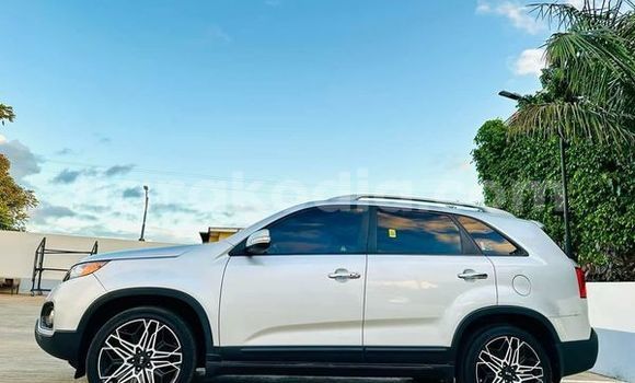 Buy Used Kia Sorento Other Car in Antananarivo in Analamanga Buy Used Kia Sorento Other Car in Antananarivo in Analamanga