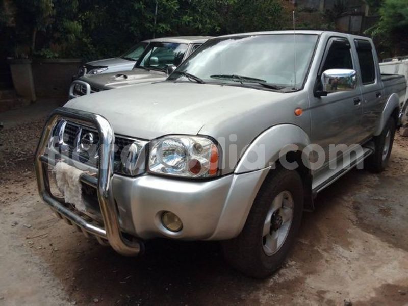 Big with watermark nissan np 300 analamanga antananarivo 7970