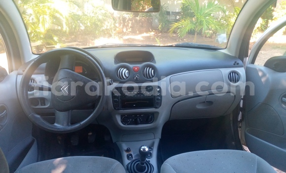 Buy Used Citroen C3 White Car in Mahajanga in Boeny Buy Used Citroen C3 White Car in Mahajanga in Boeny
