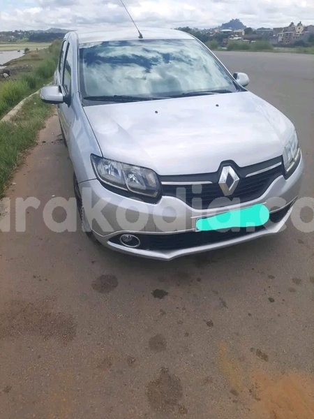 Big with watermark renault symbol analamanga antananarivo 7988