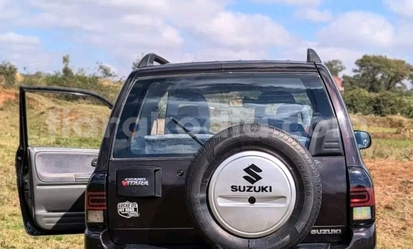 Hividy Renault 18 Hafa Car in Antananarivo in Analamanga Hividy Renault 18 Hafa Car in Antananarivo in Analamanga