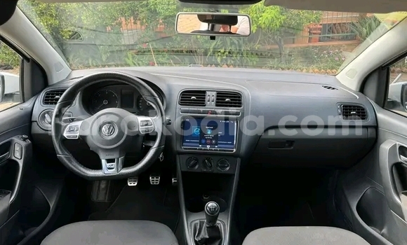 Hividy BMW 327 fotsy Car in Antananarivo in Analamanga Hividy BMW 327 fotsy Car in Antananarivo in Analamanga