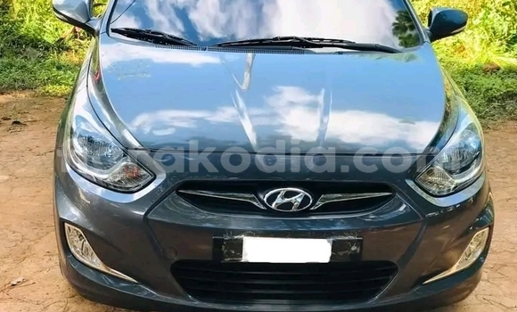 Hividy Hyundai Accent Red Car in Antananarivo in Analamanga Hividy Hyundai Accent Red Car in Antananarivo in Analamanga