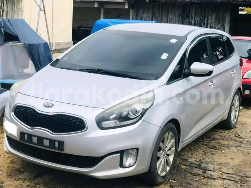 Big with watermark kia carens analamanga antananarivo 7995