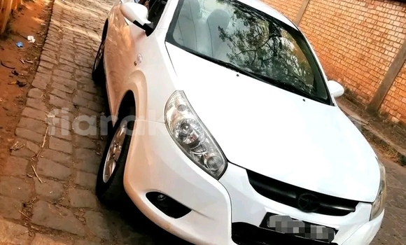 Buy Used JAC J6 (Heyue RS) White Car in Antananarivo in Analamanga Buy Used JAC J6 (Heyue RS) White Car in Antananarivo in Analamanga