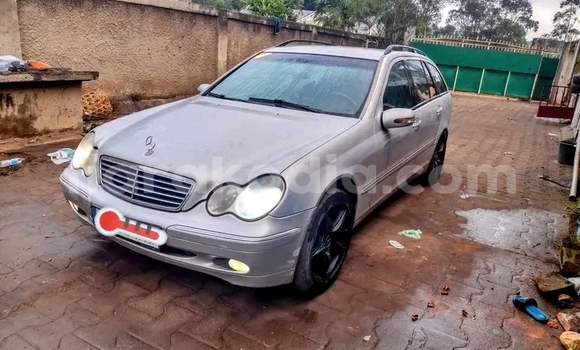 Hividy Mercedes-Benz C250 coupe Hafa Car in Antananarivo in Analamanga Hividy Mercedes-Benz C250 coupe Hafa Car in Antananarivo in Analamanga