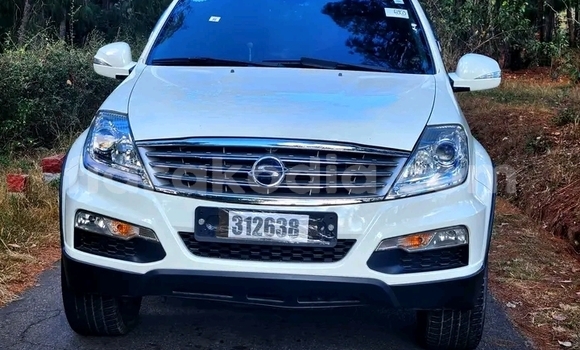 Hividy Toyota Fortuner fotsy Car in Antananarivo in Analamanga Hividy Toyota Fortuner fotsy Car in Antananarivo in Analamanga