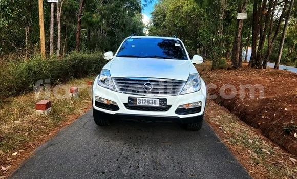 Hividy Toyota Fortuner fotsy Car in Antananarivo in Analamanga Hividy Toyota Fortuner fotsy Car in Antananarivo in Analamanga