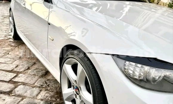 Hividy BMW 4er fotsy Car in Antananarivo in Analamanga Hividy BMW 4er fotsy Car in Antananarivo in Analamanga