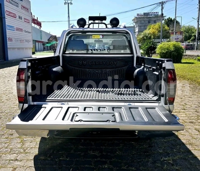 Big with watermark nissan navara analamanga antananarivo 8017