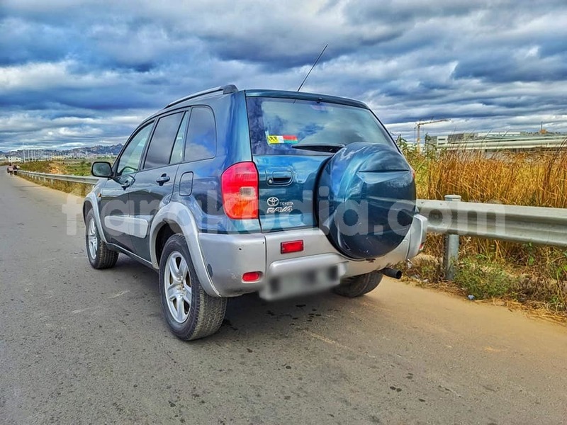 Big with watermark toyota rav4 analamanga antananarivo 8047