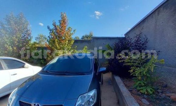 Acheter Occasion Voiture Toyota Auris Autre à Antananarivo, Analamanga Acheter Occasion Voiture Toyota Auris Autre à Antananarivo, Analamanga