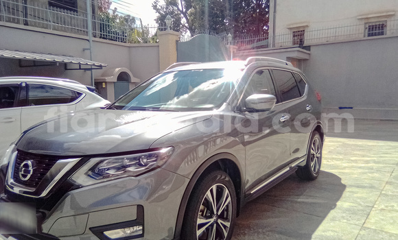 Acheter Occasion Voiture Nissan X–Trail Gris à Antananarivo, Analamanga Acheter Occasion Voiture Nissan X–Trail Gris à Antananarivo, Analamanga