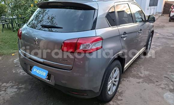 Acheter Occasion Voiture Peugeot 4008 Gris à Antananarivo, Analamanga Acheter Occasion Voiture Peugeot 4008 Gris à Antananarivo, Analamanga