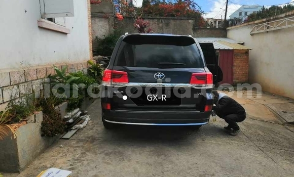 Acheter Occasion Voiture Toyota Land Cruiser Bleu à Antananarivo, Analamanga Acheter Occasion Voiture Toyota Land Cruiser Bleu à Antananarivo, Analamanga