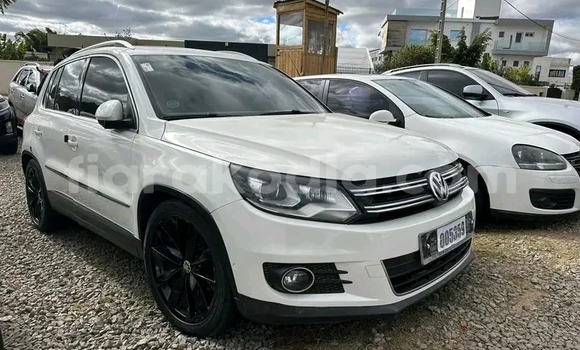 Buy Used Range Rover Evoque White Car in Ambatomainty in Melaky Buy Used Range Rover Evoque White Car in Ambatomainty in Melaky