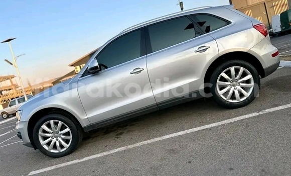 Acheter Occasion Voiture Audi Q5 Beige à Ambatondrazaka, Alaotra-Mangoro Acheter Occasion Voiture Audi Q5 Beige à Ambatondrazaka, Alaotra-Mangoro