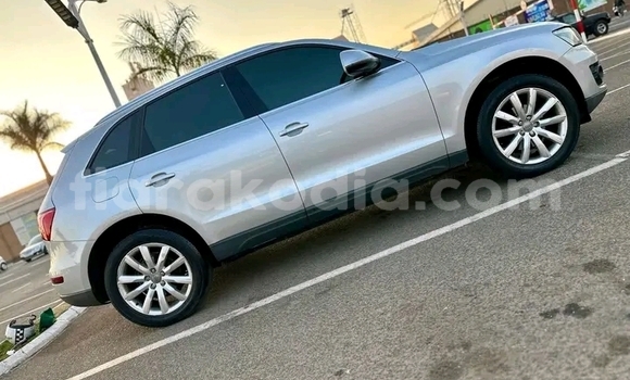 Acheter Occasion Voiture Audi Q5 Beige à Ambatondrazaka, Alaotra-Mangoro Acheter Occasion Voiture Audi Q5 Beige à Ambatondrazaka, Alaotra-Mangoro