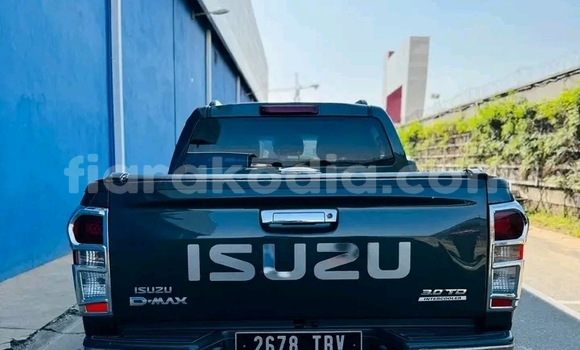 Acheter Occasion Voiture Isuzu D–MAX Noir à Ambenja, Boeny Acheter Occasion Voiture Isuzu D–MAX Noir à Ambenja, Boeny